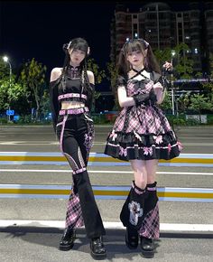 Kawaii Harajuku Black Pink Outfits ON812 ONI Black Pink Outfits, Type Outfit, Kawaii Outfit Ideas, Kawaii Store, Pastel Goth Outfits, Estilo Harajuku, 일본 패션, Harajuku Fashion Street, Harajuku Girls