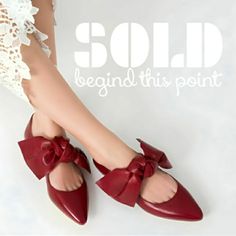 Everything Sold Beyon This Point. Thanks A Lot. Flat Leather Shoes, Fashion Jobs, Flats Shoes Comfortable, Zara Leather, Leather Flat Shoes, Bow Flats, Bow Shoes, Comfortable Flats, Flats Shoes