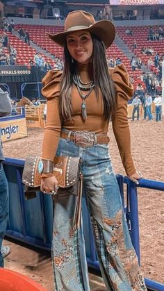 Western Tshirt Outfits Casual, 2023 Nfr Outfits, Miranda Lambert Fashion, Ranch Attire Women, Over 50 Western Fashion, Women’s Western Dresses, The American Rodeo Outfits, Nfr Outfits For Vegas Cowgirl Fashion 2022, Outfits For A Rodeo