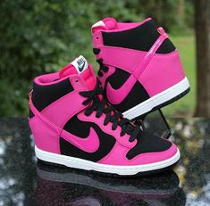 Nike Dunk Sky High Essential Women's Size 6 Black Fire Berry Pink 644877-010 #Nike #FashionSneakers Black Wedge Shoes, Desert Camo, Black Fire, Black Gums, Sky High, Nike Dunk, Nike Dunks