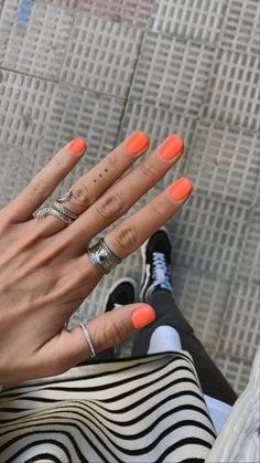 Nail Colors That Make You Look Tan, Summer Toe Nails Colors, August Nail Colors, Nails Funky, Nails Bright, August Nails, Nails Pretty, Manicure Colors, Cute Gel Nails