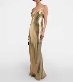 Silk lamé gown in gold - Galvan | Mytheresa Elegant Entrance, Gown Gold, Spring Knits, Spring Bags, Silk Gown, Style Maxi Dress, Cinched Waist, Designing Women, Entrance