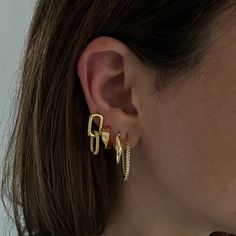 These staple twisted earrings are perfect for everyday to elevate any look. Style them alone for a classy look, or pair them with Soho Hoops for the just the perfect stack. Twisted Earrings, Earring Stack, Baby Earrings, Ice Ice Baby, Ringe Gold, Link Earrings, Link Up, Belly Rings, Chain Pendant