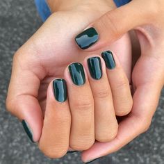 January Nail Colors, January Nail, Dark Green Nails, January Nails, Manicure Y Pedicure, Green Nails, Winter Nails