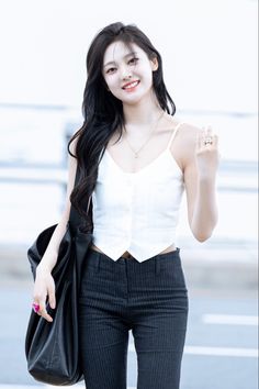 Crop Top Outfits, Airport Style, These Girls, Kpop Girls, Korean Fashion, Hip Hop