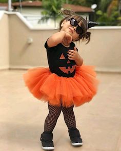 Kit saia tutu Halloween com saia tutu tradicional ,collant personalizado e tiara com chapeuzinho de Bruxa  Para crianças a partir de 3 anos fica 20 a mais o valor do kit Halloween Simples, Halloween 3, Tiara, Quick Saves