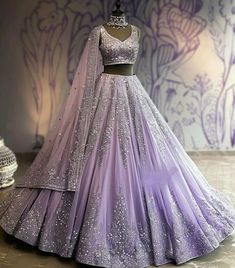 Light Purple Lehenga Bridal, Lehnga Designs Bridesmaids, Lehenga For Engagement The Bride, Prom Saree, Reception Dress Bride Indian Gown, Light Purple Lehenga, Bride Lengha, Trending Lehenga Designs, Reception Lengha