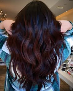 Eggplant Bayalage Hair, Cool Hair Highlights For Dark Hair, Fall Inspo Hair Color, Red Balayage On Dark Brown Hair, Black Brown Red Hair, Mahogany Hair Balayage, Dark Brown Hair Balayage Auburn Red Ombre, 2025 Dark Hair Trends, Dark Brunette Summer Hair 2024