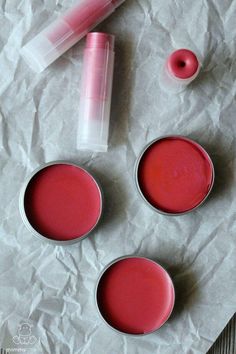 Tinted Lip Balm Recipe Easy Nailarts, Tinted Lip Balm Recipe, Homemade Blush, Winter Lip Color, Lip Balm Recipe, Diy Lip Balm Recipes, Balm Recipe, Diy Dry Shampoo, Rose Lip