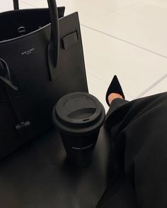 Bank Photo, Stylish Pic, Rich Girl Lifestyle, Dark Feminine Aesthetic, Luxury Lifestyle Dreams