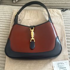 Brand New Never Been Worn Authentic Gucci Jackie “It Bag Vintage Gucci Jackie Bag, High-end Leather Bag With Horsebit Detail, Designer Shoulder Bag With Horsebit Detail For Shopping, Leather Shoulder Bag With Horsebit Detail For Shopping, Vintage Gucci Jackie, Gucci Jackie 1961, Gucci Horsebit, Gucci Tote, It Bag