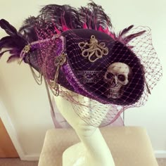 Pirate Hat Decorations, Diy Pirate Accessories Ideas, Diy Pirate Hat, Pirate Masquerade, Pirate Bag