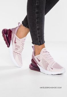 Nike Lebron Shoes, Wine Rose, Tennis Shoes Outfit, Lebron Shoes, Sneakers Fashion Outfits, Jogging Shoes, Shoes Nike Air