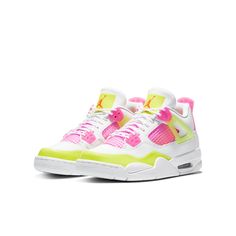 This Kids Nike Air Jordan 4 Retro GS "White Lemon Pink" continues the excellence of the AJ4 line. This pair is using kids favorite colors neon Lemon Venom/Pink Blast on the white to create irresistible cuteness. With AJ4's signature visible Air-Sole unit and red inner softpad, all kids are gonna wear this all day long. Jordan Shoes For Kids, Cute Jordans, Nike Shoes Women Fashion, Pink Nike Shoes, Pretty Sneakers, Back To School Shoes, Preppy Shoes, Jordan Shoes Retro, Pretty Shoes Sneakers