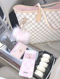 Τσάντες Louis Vuitton, Louis Vuitton Handbags Neverfull, Louis Vuitton Taschen, Louis Vuitton Neverfull Damier, Kitchens Design, Louis Vuitton Multicolor, Gangster Girl, Girly Bags, Louis Vuitton Keepall