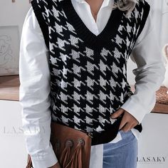 Lasaky - Stylish Houndstooth Printed V-neck Vest: A Classy and Fashionable Sleeveless Attire for Womens Spring and Fall Wardrobe Collection Sweater Vest Outfits, Knit Plaid, Starbucks Barista, Waistcoat Woman, Houndstooth Sweater, Plaid Sweater, Sweater Vest Women, Outfit For Women, Loose Pullover