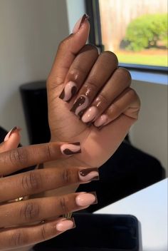 Black Women Nails Acrylic Short, Plain Brown Nails Acrylic, Brown Nail Inspo Square, Fall Short Nail Designs Autumn Classy, Fall Nail Designs Medium Length, Thanksgiving Simple Nails, Nails Inspired Short, French Tips Fall Nails, Square Thanksgiving Nails