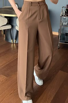 New Pants Style For Women 2023, Women Formal Pants Trousers, Trouser Formal Women, Women Trousers Outfits Classy, Formal Pant For Women, Formal Jeans Outfit Women, Formal Pants Women Outfit, Celana Aesthetic, How To Style Formal Pants Women