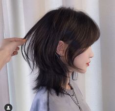 Cute trendy hairstyle ideas | Hair tutorials ideas Hershey Cut, Shortish Hair, Layered Haircuts For Medium Hair, Tutorial Ideas, Asian Short Hair, Short Hair Tutorial