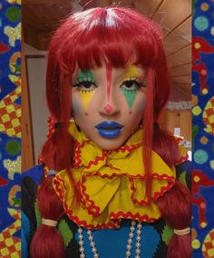 Clowncore Outfits Aesthetic, Circus Clown Aesthetic, Clown Cosplay Outfit, Neon Clown Costume, Clown Rave Outfit, Aesthetic Clown Costume, Clown Makeup Colorful, Maximalism Makeup, Colorful Clown Costumes