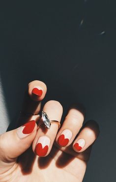 Heart-Tipped Nails And A Sparkly Ring Make A Cool Statement Heart Tip Nails, Pretty Valentines, Valentine Nails, Heart Nail, Nagel Tips, Nail Designs Valentines, Colorful Nails, Easy Nails, Disney Nails