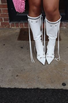 Introducing our infamous 'Exclusive Boots,' in a porcelain shade of winter white! Perfect statement boots to set the tone for the colder seasons. Step up your fall/winter fashion with these must-have boots! Also available in black. Available sizes 6-12 White Boot Heels Outfit, July Energy, White Boots Outfit, Statement Boots, Fall Winter Fashion, Boots White, White Boots, Cold Season, Blue T