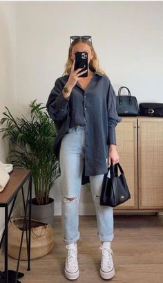 Outfit Ideas For September, Basic College Outfits Winter, Campus Fall Outfits, La Outfit Ideas Fall, Spring Outfit Inspo 2023 Casual, Everyday Basics Outfit, Cute Outfits Simple Casual, Fall 2023 Outfits College, Outfit Ideas Daily