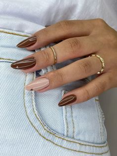 Decor brown, inspiração Simple Nail Decorations, Brown Mail Designs, Brown Sparkly Nails, Brown Nails With Design, Nude And Brown Nails, Brown And Nude Nails, Nails Design Nude, Corporate Nails, Nude Brown Nails