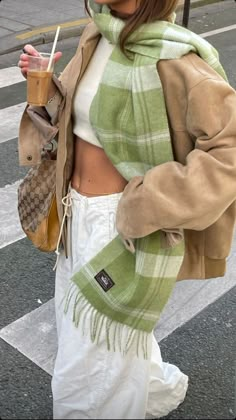 Outfit inspo Turkey Clothes, Tomboy Girls, Wardrobe Aesthetic, Turkey Art, Cold Fashion, Winter Outfits Aesthetic, Fall Photo, Me Photo, Beautiful Travel