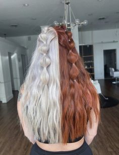 Split Dyed Hair Ideas, Split Color Hair, Split Dye Hair Ideas, Dye Hair Ideas, Red And White Hair, Split Dye Hair, Hair Change