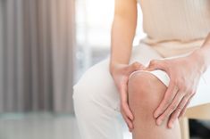 Knee problems tend to flare up as you age – an orthopedic specialist explains available treatment options Joints Pain Remedy, Arthritic Pain, Body Joints, Decrease Inflammation, Bone Loss, Nerve Pain, Digestion Problems