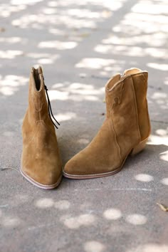 New Frontier Western Boot | Free People | Kariella Dakota Tall Boots Free People, Free People Tall Boots, Western Booties Outfit, Free People New Frontier Chelsea Boot, Western Mid-calf Suede Boots, Stylish Capsule Wardrobe, Chic Cowgirl, Brown Western Ankle-high Boots, Camel Boots