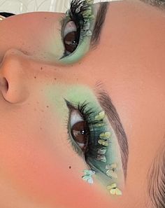 Renfair Makeup, Green Fairy Makeup, Work Makeup Looks, Mushroom Outfit, Fashion Show Makeup, Modeling Makeup, Flower Makeup, Bold Makeup Looks