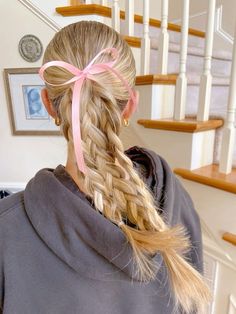 Simple Braids, Soccer Hair, Track Hairstyles, Preppy Hairstyles, Hairstyle Examples, Sport Hair, Bow Hairstyle, Game Day Hair, Ribbon Hairstyle