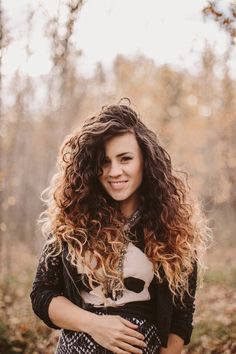 Healthy Curls, Ombre Curly Hair, Hair Tricks, Long Face Hairstyles, Curly Hair Types, Hair Pulling, Natural Curls Hairstyles, Curly Hair Care, Hair Restoration