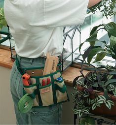 4-Pocket Tool Pouch and Belt - Lee Valley Tools Gardening Tool Belt, Diy Tool Belt, Gardening Belt, Sew Pouch, Garden Belt, Garden Tool Belt, Belt Case, Gerobak Dorong, Stitch Witchery