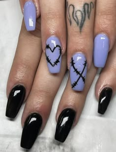 Mail Inspo Coffin Shape, Black And Purple Spooky Nails, Almond Acrylic Nails Goth, Short Goth Nails Ideas, Short Nails Ideas Almond, Cute Emo Nails, Barbwire Nails, Medium Coffin Nail Ideas, Edgy Nails Acrylic Grunge