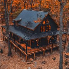 Log House With Wrap Around Porch, Cabin Exterior Design Ideas, Log Houses Exterior, Small House Aesthetic, Cabin In The Woods Aesthetic, Rustic Barndominium Ideas, City Homes, Barn House Design, Barn Style House Plans