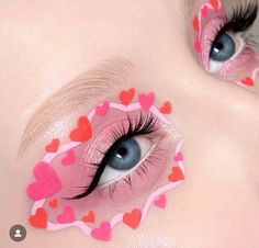 Heart Eye Makeup, Eyeliner Ideas, Heart Eye, Fun Makeup, Work Makeup, Eyebrow Tutorial