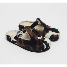 Host Pick Trending Posh Party New Zara Sz 12 Cowhide Leather Clogs 100% Cowhide Leather Furskin Leather Clogs. Limited Edition Original $60 Size 12/29 (Two Pairs Available) Fabric Interior Rubber Soles For The Love Of [More] Zara In My Shop #Coolkicks #Fur #Leather #Animalprint #Zara #New #Nwt #Giftit #Backtoschool #Fall #Eurobrands #Europeanbrands #Hipster #Brown #Black Cowhide Outfit, Cowhide Accessories, Zara Kids Shoes, Girls Combat Boots, Checkered Shoes, Zara Sneakers, Urban Shoes, Zara Boots, Leather Biker Boots