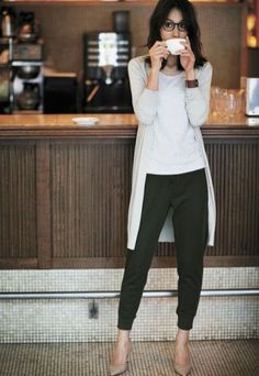 My PERFECT yummy cozy Daily outfit I could wear with heels 365 days a year!!! Sign me up! ☕️ Casual Office Attire, Office Casual Outfit, Casual Work Outfit, Mode Casual, Ideas Outfit, Fall Outfits For Work, Cardigan Outfits, Casual Work Outfits, Work Outfits Women