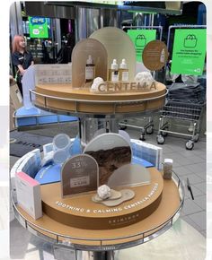 Beauty Product Display, Makeup Display Ideas, Small Booth, Event Design Inspiration, Exhibition Booth Design