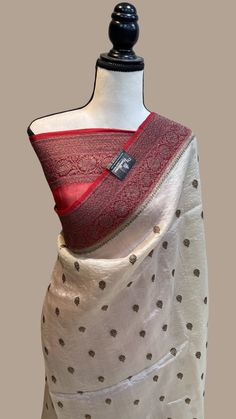 Banarasi Sarees Silk, Indian Garments, Kora Silk Sarees, Sarees For Girls, Indian Bridal Sarees, Casual Frocks