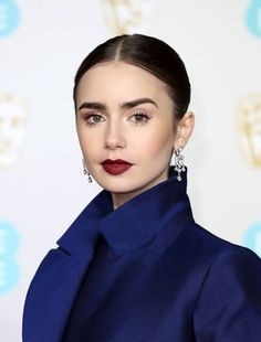 Lily Collins Makeup, True Winter Makeup, ليلي كولينز, Winter Lipstick, Deep Winter Palette, Lily Collins Style, Deep Winter Colors, Winter Palette, Summer Layering