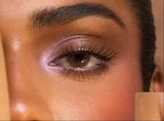 lilac and brown shimmer eyeshadow look Make Up Looks For Dark Brown Eyes, Birthday Makeup Brown Eyes, Simple Lavender Eye Makeup, Casual Brown Eye Makeup, Eye Makeup Brown Eyes Colorful, Natural Makeup With Purple Eyeshadow, Subtle Color Eyeshadow Looks, Purple Brown Eye Makeup, Brown Eyes Eyeshadow Colors