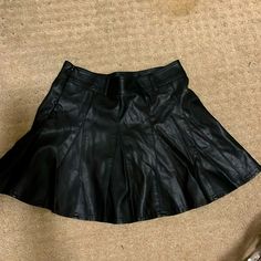 Brand New Chou Yatoublack Fake Leather Tennis Mini Skirt With Belt Loops & Inside Stretchy Shorts In Size Small Measurements: Low Waist-29”, Length-15 1/2.” Tennis Mini Skirt, Short Black Skirt, Stretchy Shorts, Skirt With Belt, Low Waist, Mini Skirt, Tennis, Womens Skirt, Mini Skirts