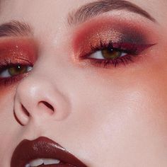 Aries Makeup Aesthetic, Red Eyeshadow Aesthetic, Red Monochromatic Makeup, Bold Red Makeup, Red And Gold Makeup Looks, Makeup Bright Colors, Red Eyeshadow Looks, Eye Makeup Bright, New Eye Makeup