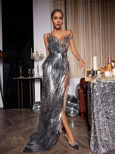 Metallic Silver Dress Outfit, Metal Feather, Feather Fashion, Maxi Bodycon Dress, Beautiful Eye, Jumpsuits And Romper, Tops Blouse, Feather Dress, Maxi Dress Green