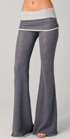 Lounge Wear Chic, Comfy Pants, Yoga Fashion, Grey Pants, Yoga Tops, Active Women, Yoga Women, Yoga Clothes, Workout Wear