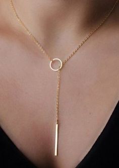 Cincin Diy, Horn Pendant Necklace, Swarovski Necklace, Classy Jewelry, Fancy Jewellery, Crystal Necklace Pendant, Girly Jewelry, Stylish Jewelry, Bar Necklace